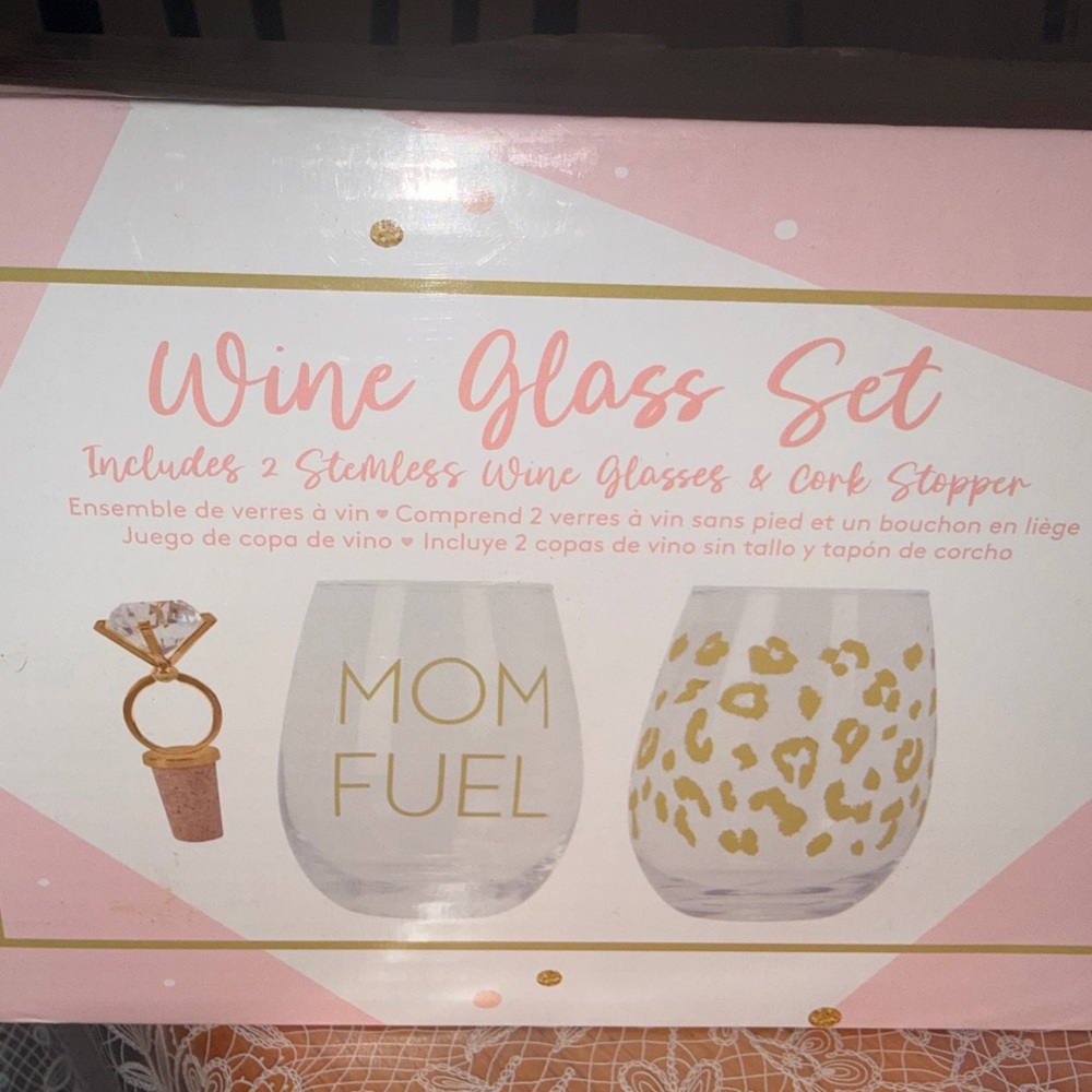 Mom Fuel Wine Glass Set: Stemless Glasses & Crystal
Ring Cork - Picture 3 of 8